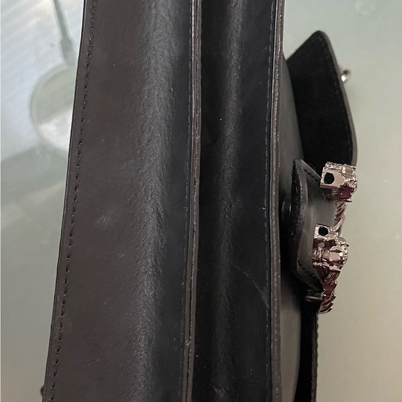 Isabella Rhea - Picture 4 of 6